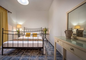 Apartment with pool and Breakfast included