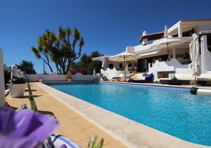Apartment With Pool in Albufeira