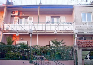 Apartments and rooms Jure Apartment
