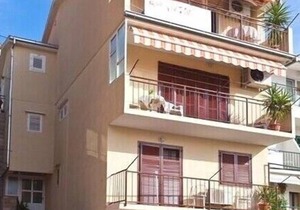 Apartments Anesa, (13865), Podgora, Croatia