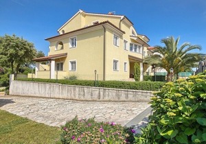 Apartments Anton, (13975), Premantura, hr
