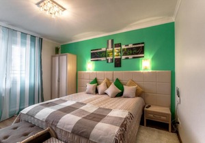 Apartments on Akademika Anokhina 5-1