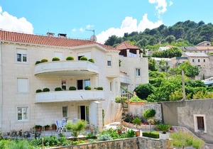 Apartments Tonka, (14491), Pucišca, hr