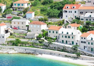 Apartments Tonka, (14491), Pucišca, hr