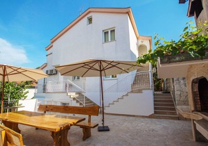 Apartments Vrlika (49991-A3) - Trogir