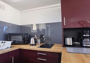 Appartement Climatisé 2 Pièces avec Terrasse et Parking - Classé 2 Étoiles - FR-1-326-690