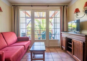 Appartement Coquet avec Piscine et Balcon à Ciboure, Proche Golf de la Nivelle - FR-1-4-480