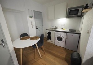 Appartement meublé 8 - 15 min Dampierre - 25 min Belleville - WIFI