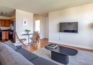 Arch, Dome, Dtown | Free Parking + Rooftop | Zencity