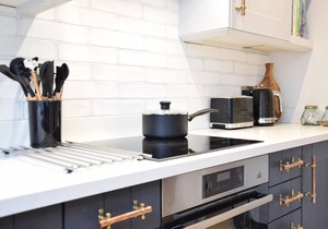 ARLO COTTAGE, ORFORD, pet friendly, with open fire in Orford