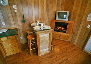 Arrowhead Camping Resort Deluxe Cabin 14