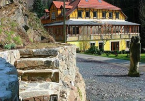 Art Nouveau Haven by the Mulde