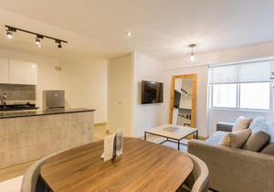 Artistic 2BR in Luxury Building