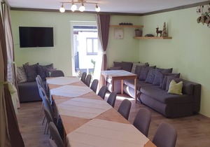 Chalet Charlotte (5 Bedrooms & 4 Bathrooms) - Sleeps up to 12