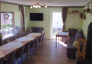 Chalet Charlotte (5 Bedrooms & 4 Bathrooms) - Sleeps up to 12