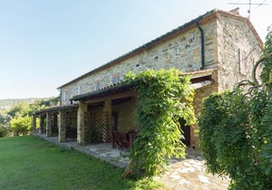 Atmospheric apartment in authentic house near beautiful Sasso Pisano