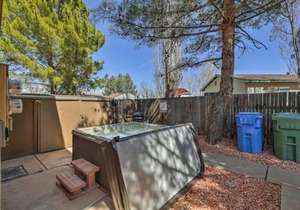 Attractive Apartment w/ Hot Tub Near Lake Powell