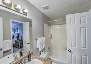 Attractive Apartment w/ Hot Tub Near Lake Powell