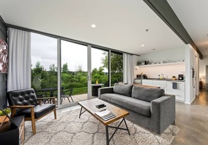 Award Winning Contemporary Flat - Walk to Downtown Egg Harbor - Flats on Church Street #101