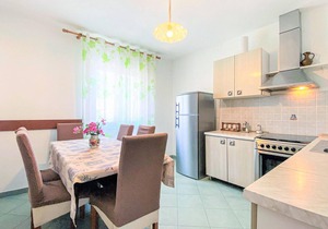 Awesome apartment in Kastel Sucurac