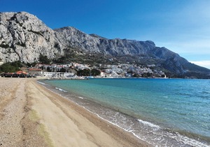 Awesome apartment in Omis with WiFi