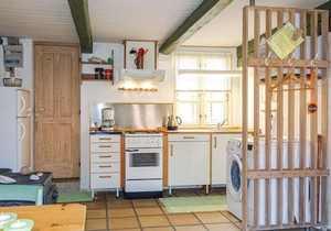Awesome home in Allinge with kitchen