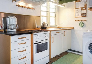 Awesome home in Allinge with kitchen