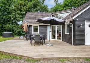 Awesome Home In Fårvang With Sauna