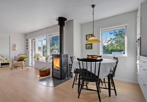 Awesome home in Græsted with WiFi