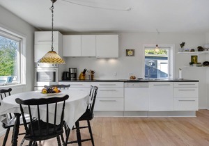 Awesome home in Græsted with WiFi