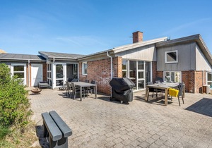 Awesome home in Ringkøbing with WiFi