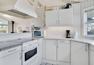 Awesome home in Strøby with WiFi