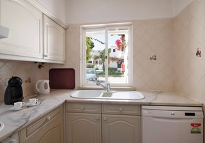 Balaia Apartment near the Beach with Shared Pools