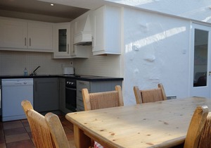 Ballyvaughan Cottage No 4 - a bungalow that sleeps 7 guests in 3 bedrooms