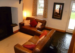 Ballyvaughan Cottage No 4 - a bungalow that sleeps 7 guests in 3 bedrooms