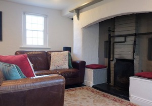 Ballyvaughan Cottage No 4 - a bungalow that sleeps 7 guests in 3 bedrooms