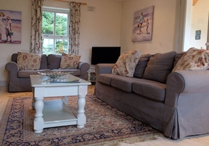 Ballyvaughan Cottage No 14 - a bungalow that sleeps 7 guests in 3 bedrooms