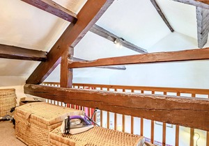 BARN OWL COTTAGE, family friendly, with a garden in Lindale