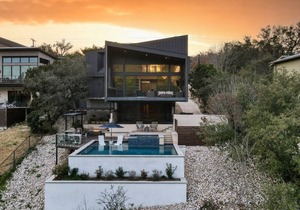 Barton by AvantStay Lake Views w/ Hot Tub, Pool & Ping Pong!