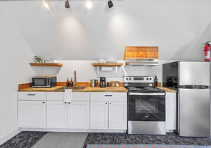 Basecamp Lodge - Cabin 6