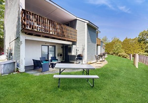 Bay View Dog-Friendly Townhouse w/Porch, Gas Grill, Washer/Dryer, Partial A/C