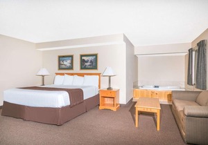 Baymont by Wyndham Baxter Brainerd Area
