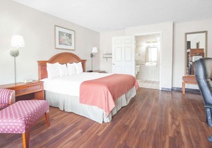 Baymont by Wyndham Paris