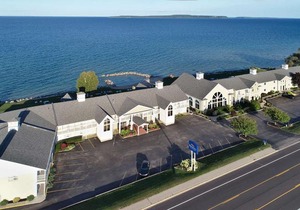Baymont by Wyndham St Ignace Lakefront
