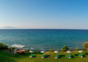 Baywatch 5 right on the water