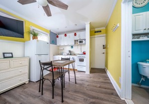 Beach Apt #9 - Studio w/Bathroom & Kitchen