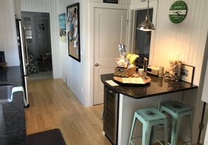 Beach Block in Normandy Beach! Steps from beach and only local market!