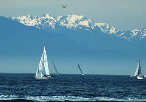 BEACH FRONT OASIS 15 MINS FROM DOWNTOWN VICTORIA