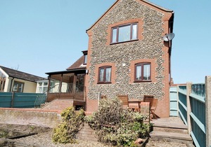 Beach Retreat - E5558