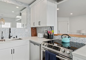 Beachfront 2BR Condo in Sunny Carpinteria